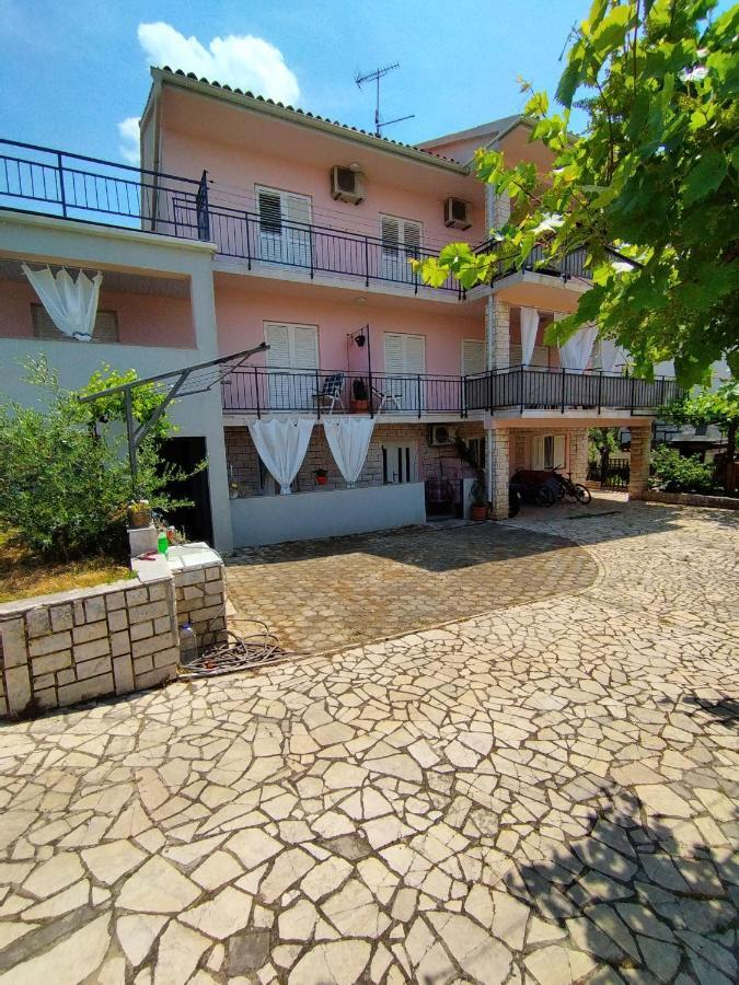פורץ Apartment Erceg מראה חיצוני תמונה